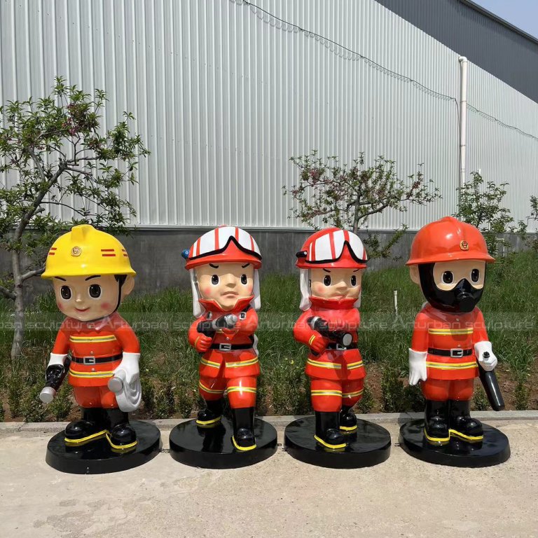 Estatua de bombero para el patio