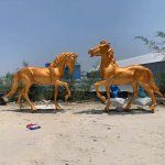 Faserpferd-Statue - Bild 1