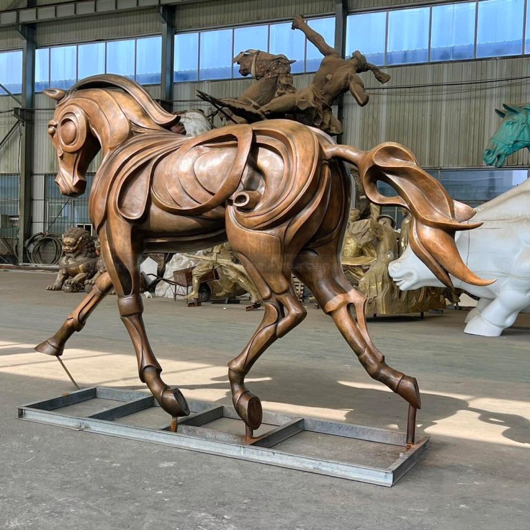 Statue de cheval moderne