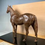 ornamento de cavalo de bronze