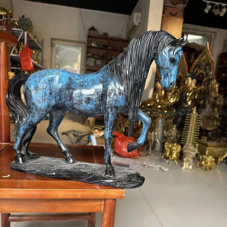 Escultura de Cavalo Azul