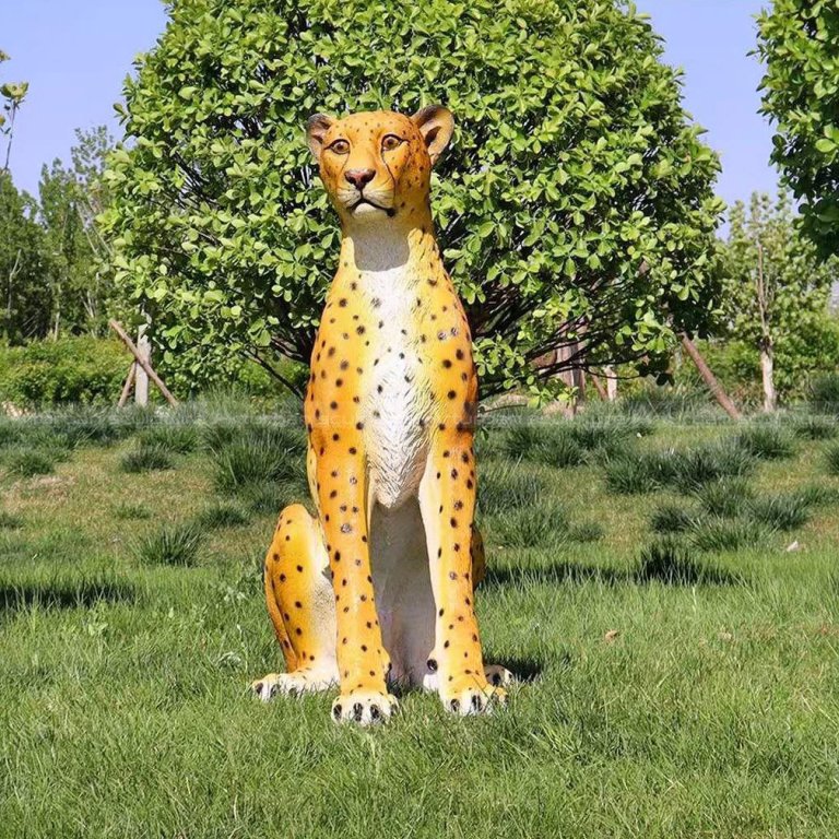 Cheetah-Gartenstatue