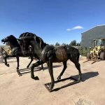 تمثال حصان زخرفي