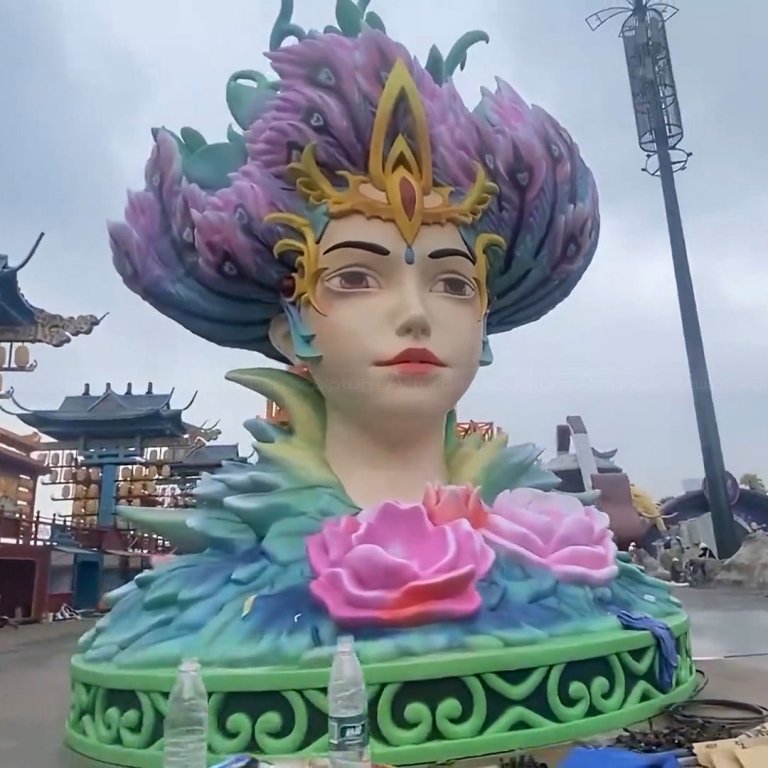 Estatua de Cabeza Femenina