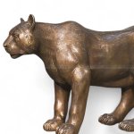 Estatua de Puma de Bronce