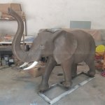 Décoration de pelouse en forme d'éléphant