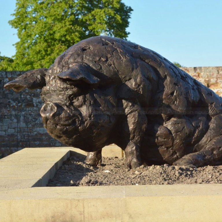 Sculpture de cochon pour jardin