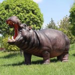 تمثال فرس النهر الخارجي