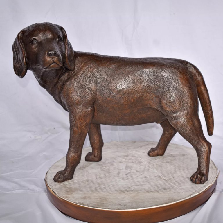 Escultura de Beagle em Bronze