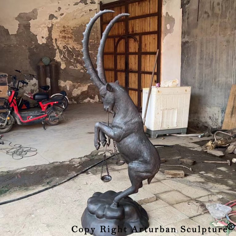 Statue de Bouquetin des Alpes