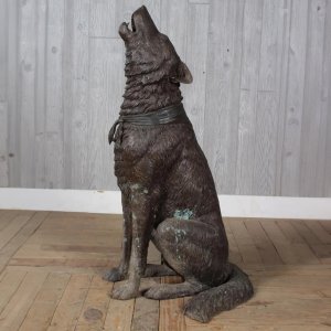 bronze sitting and Howling Wolf Ornament with detailed fur