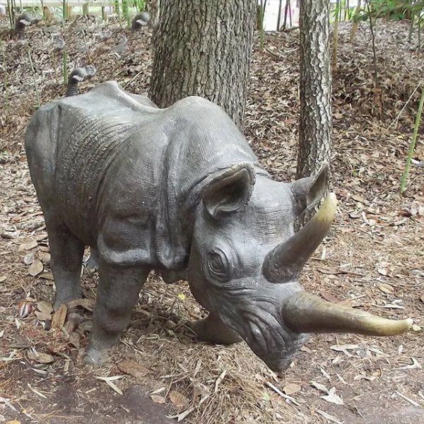 detailed bronze Rhino Yard Art sculpture