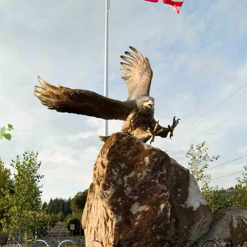 Bald Eagle bronze Outdoor Décor with wings fully spread