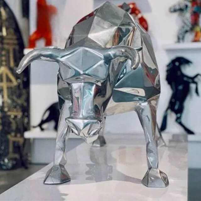 Geometric Bull Statue in silver stainless steel