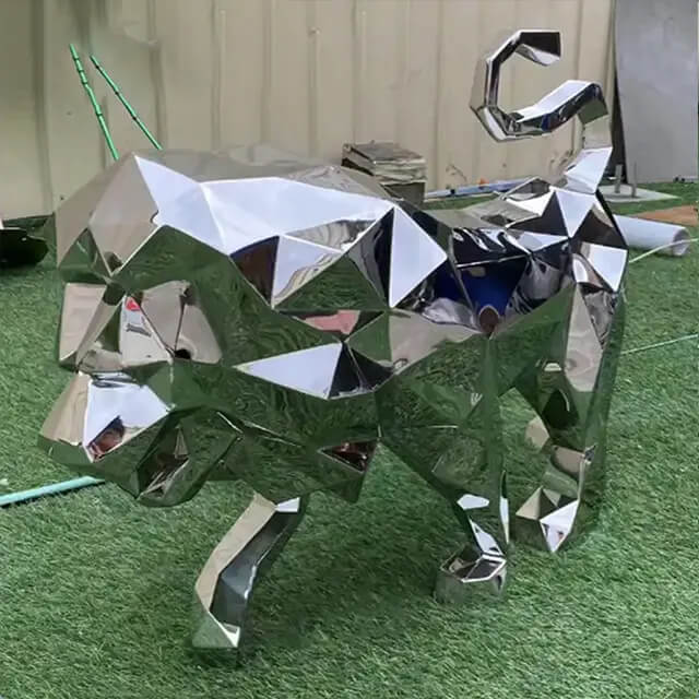Geometric Lion Statue made of stainless steel