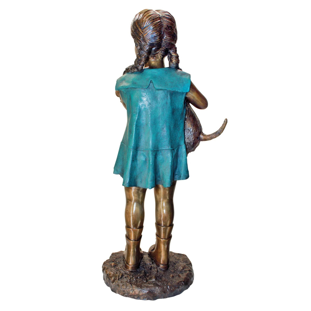 Statue en bronze d'une jeune fille tenant un chien, vue arrière