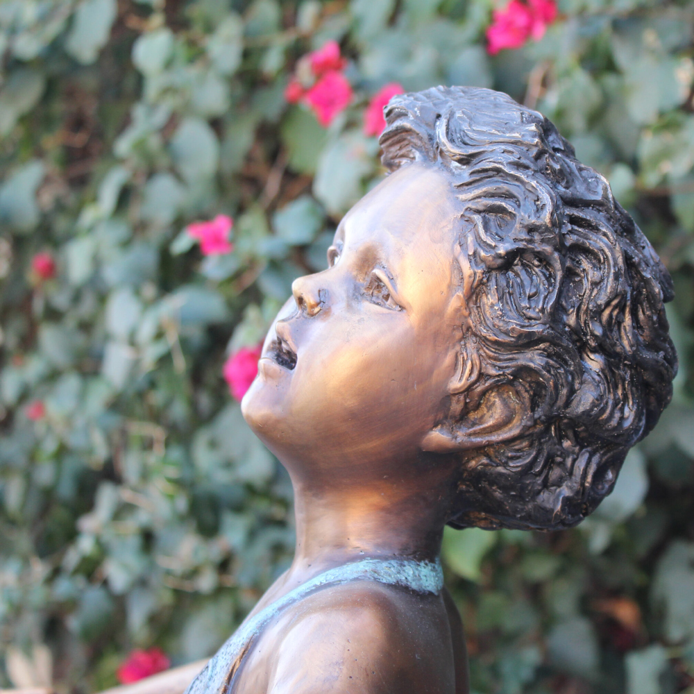 Sculpture en bronze « Cercle d'amis » pour jardin, gros plan